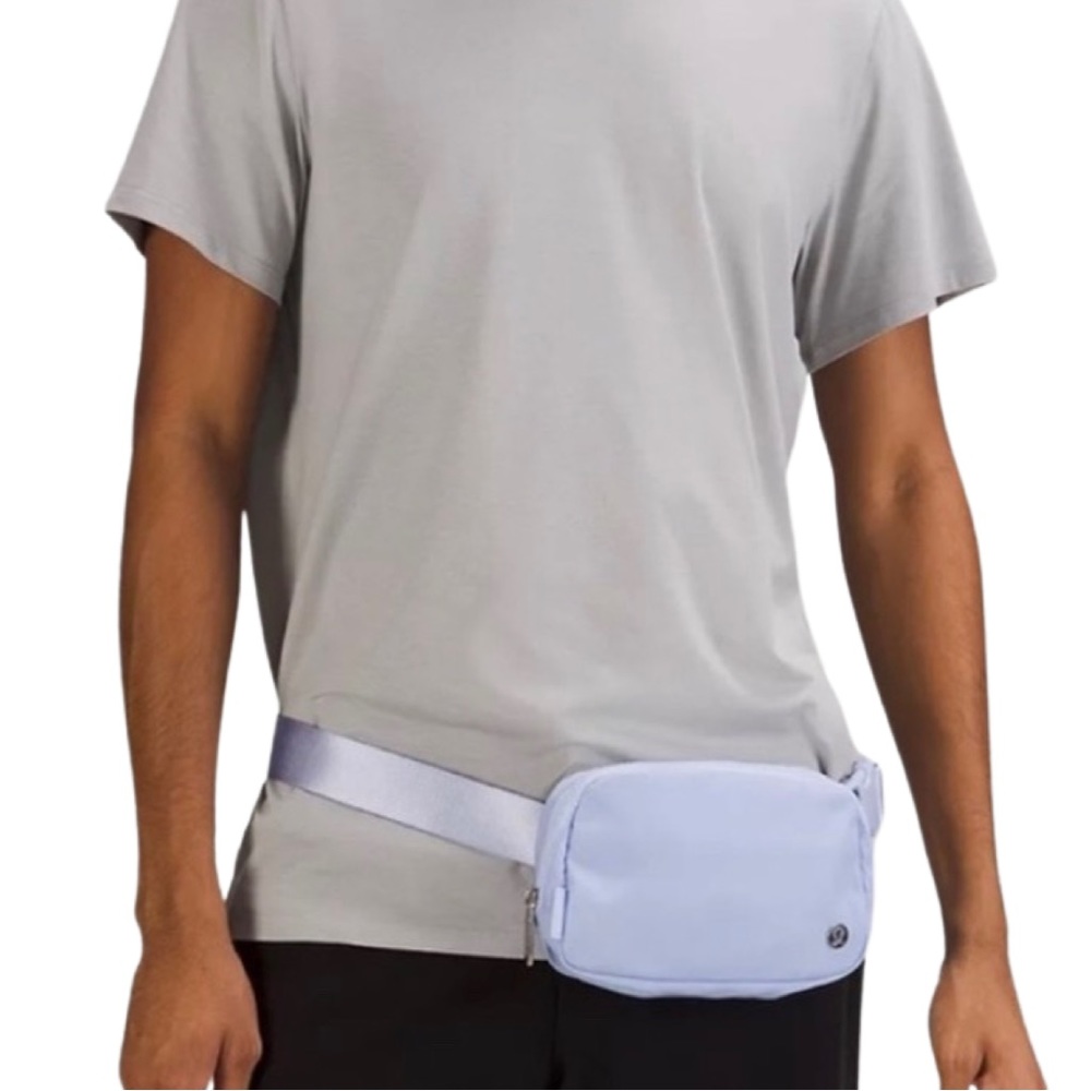 π Lululemon Everywhere Belt Bag Pastel Blue OUT OF STOCK COLOR TikTok Famous - Picture 5 of 14